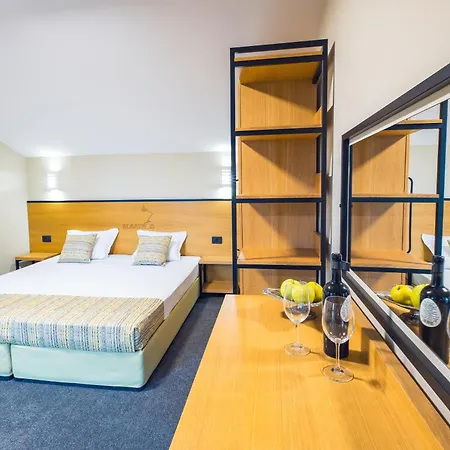 Albatros New Town Готель 3*